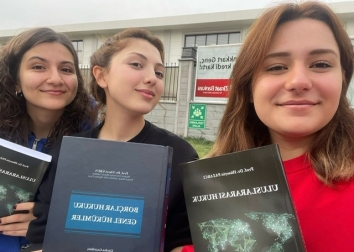 Üniversiteyi Kazanan Öğrencilerimize Kitap Desteği