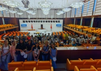Nevşehir H.Lütfi Pamukçu Ortaokulu Öğrencileri TBMM Ziyareti