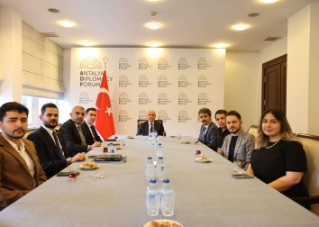 Dışişleri Bakanlığı’nda Destek Hizmetleri Genel Müdürü olarak atanan saygıdeğer hemşehrimiz Necdet Ada’ya hayırlı olsun ziyaretinde bulunduk. 